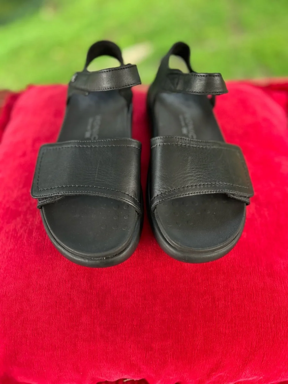 Vionic Black Leather Velcro Strap Sandals